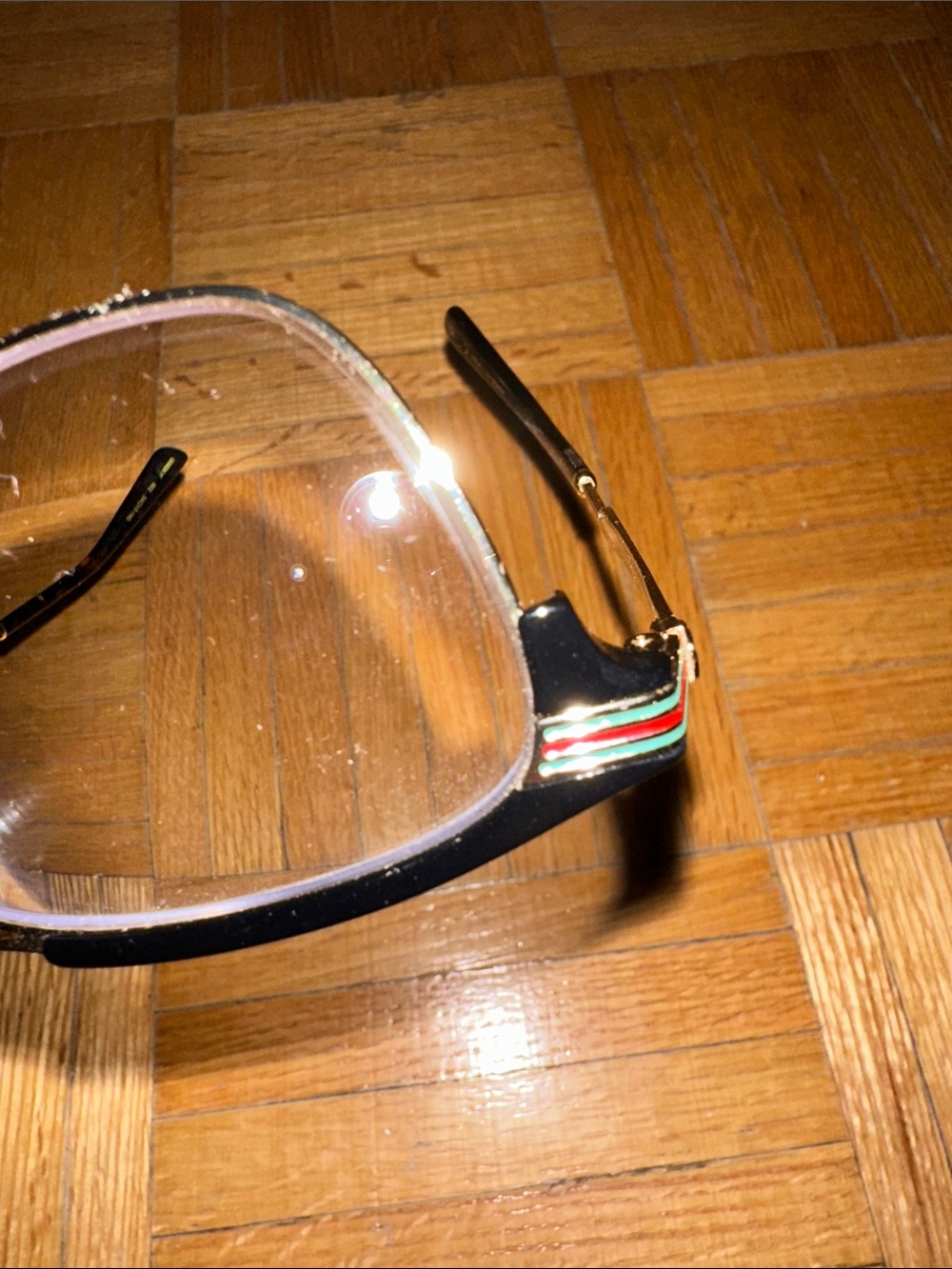 Gucci Gold and Black Women's Eyeglasses - Classic Metal Frame - Picture 4 of 8